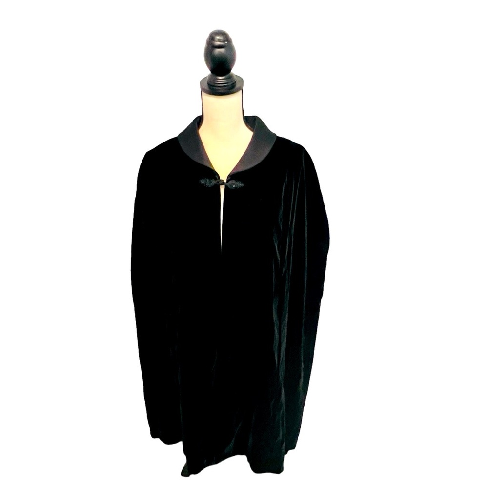 VTG Patra Black Velvet Long Cape. XL